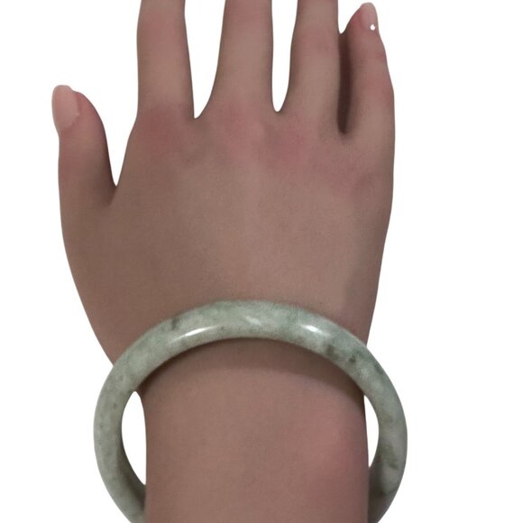 Natural Jade Gemstone Bangle Bracelet Size 7.5 inches - Picture 3 of 10